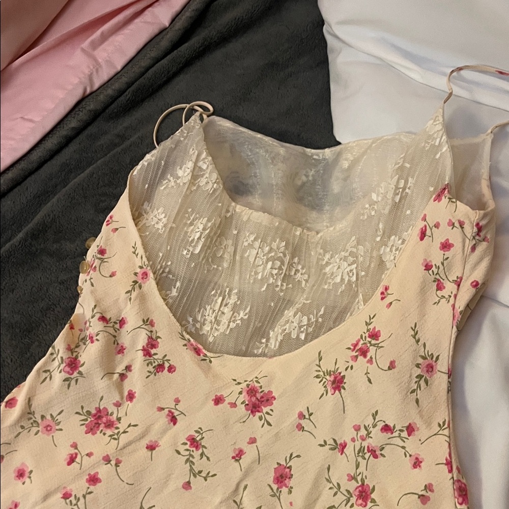 Floral Print Spaghetti strap dress. - Picture 4 of 4